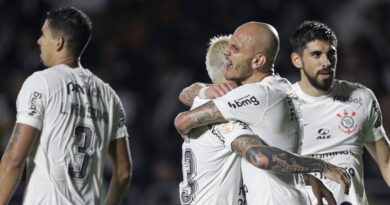 Corinthians divulga bastidores de partida contra o Vasco e revela despedida de Fábio Santos contra o Internacional